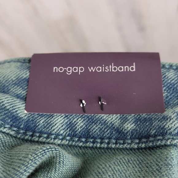 Ava & Viv High Rise Tapered Plus Size Belted Jeans - Picture 6 of 7